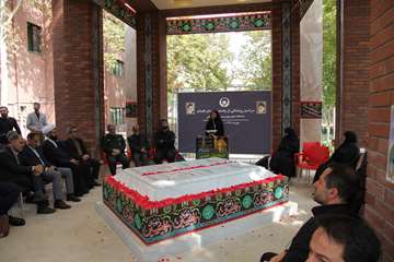 مراسم رونمایی از یادمان شهدای گمنام